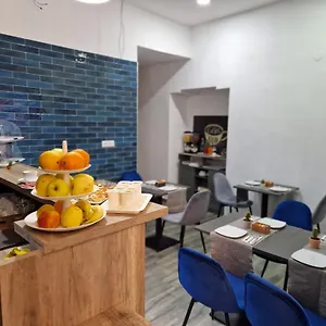 Center ** Neapol