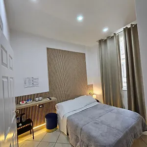 Room&jacuzzi ** Neapol