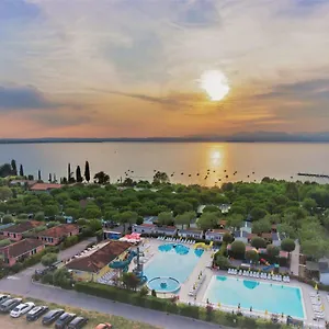 https://camping-le-palme-lazise.hotelinveneto.com