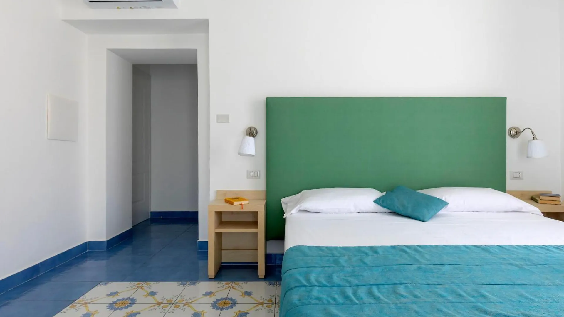 ***  Napolit'Amo Hotel Medina איטליה