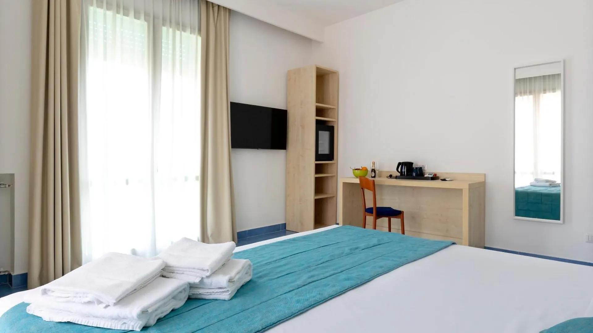 Napolit'Amo Hotel Medina 3*, נאפולי